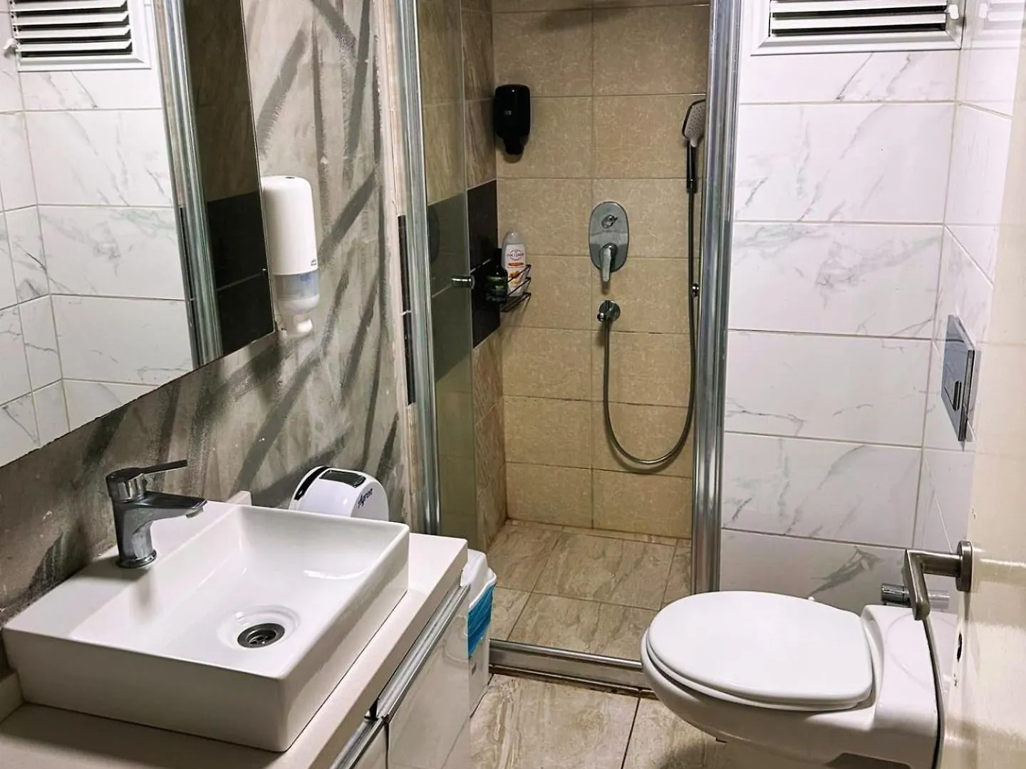 Borbey 312 Apartment Izmir 0*,